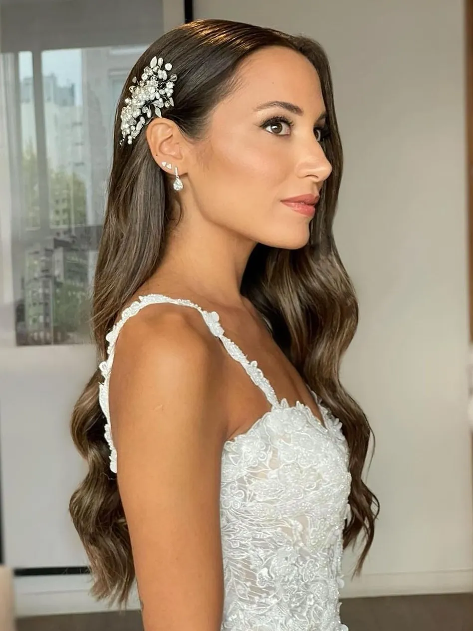 Elegant Side Part Bride Hair Down