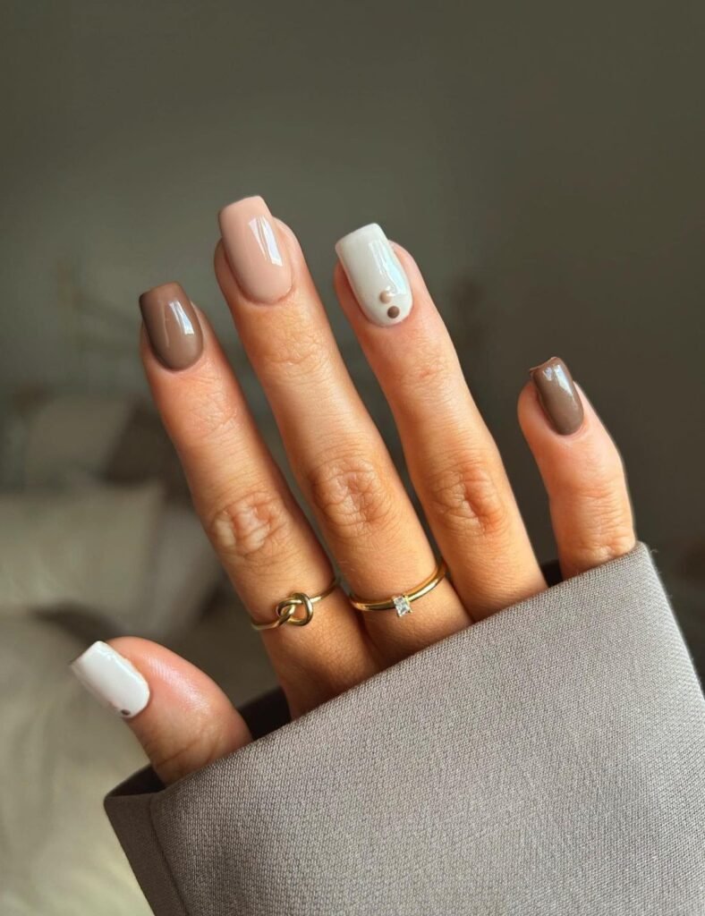 Cute brown fall nails with muti color