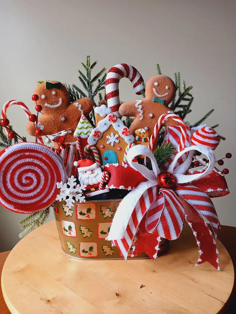 Christmas centerpiece, Gingerbread centerpiece, Candy cane, Gingerbread Man,