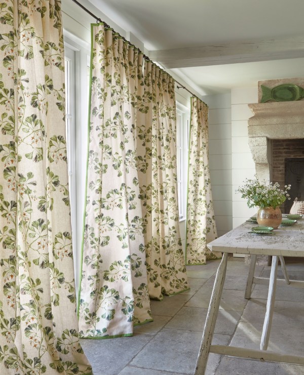 Spring green floral curtain 