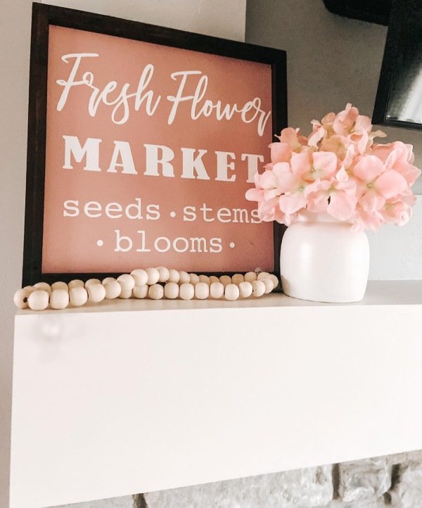 spring mantel decor with quotes 