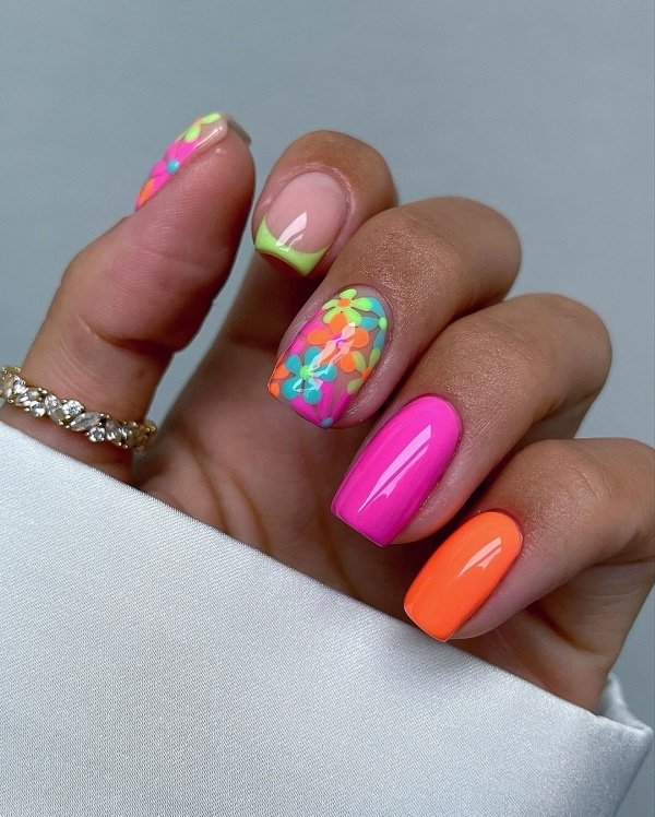 vibrant color nails for spring