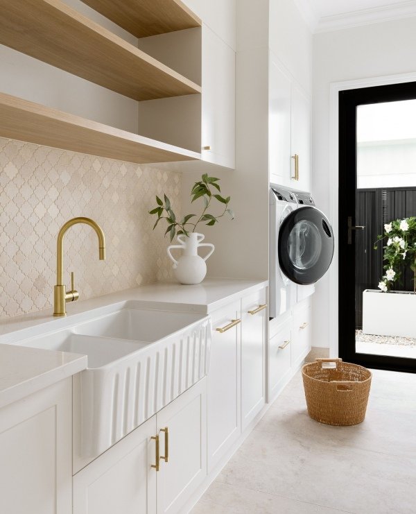 Use a sink in your farmhouse, laundry room decor that look modern and also fucntional.