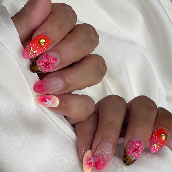 Ocean Themed Nails Simple in pink. Colorful nail for summer.