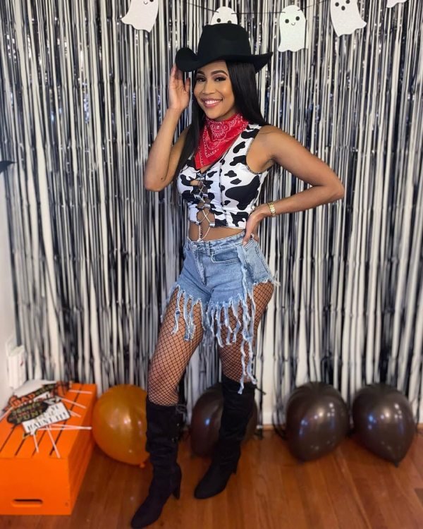 Desert Bandit Cowgirl halloween costume idea