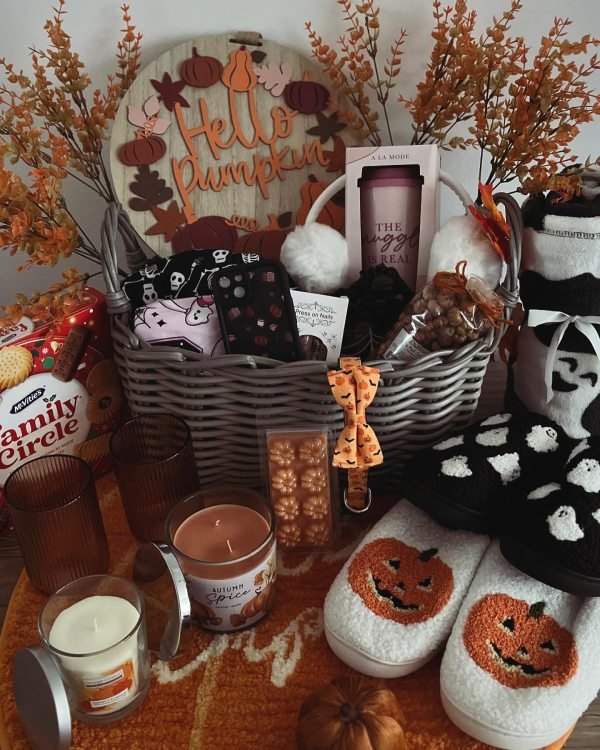 diy boo basket for halloween in pumpkin theme