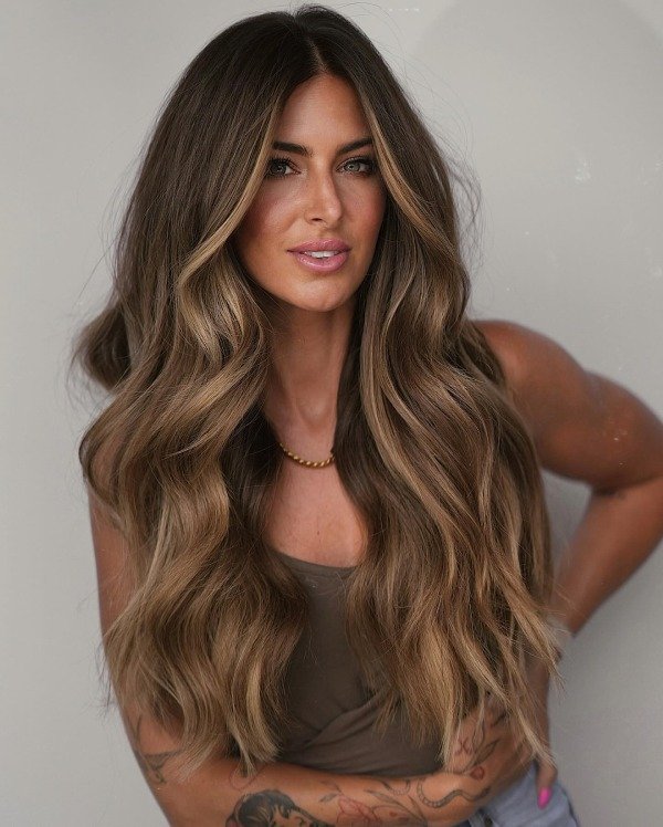 Long Bronde balayage brown hair with highlight