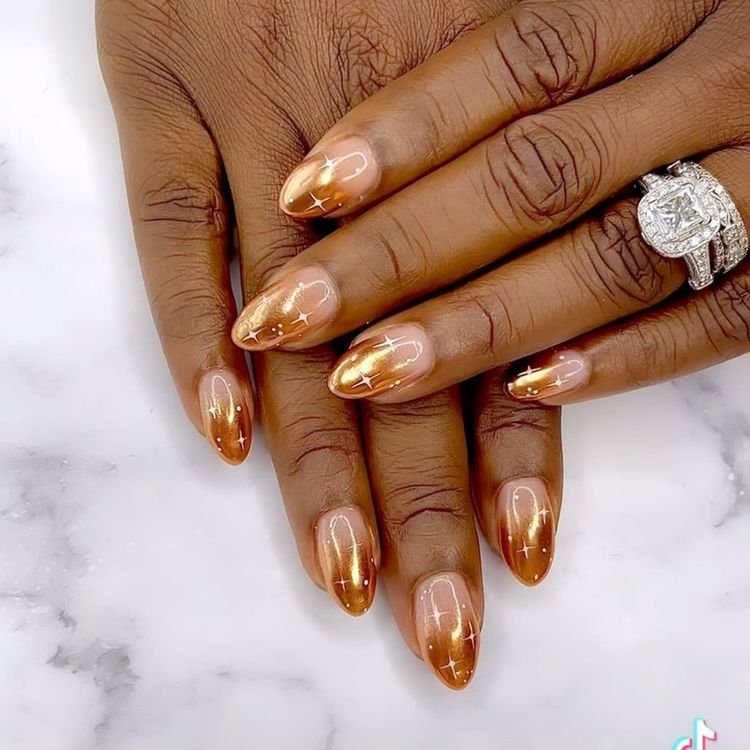 Ombre Gold Chrome Star Nails perfect fall mani.