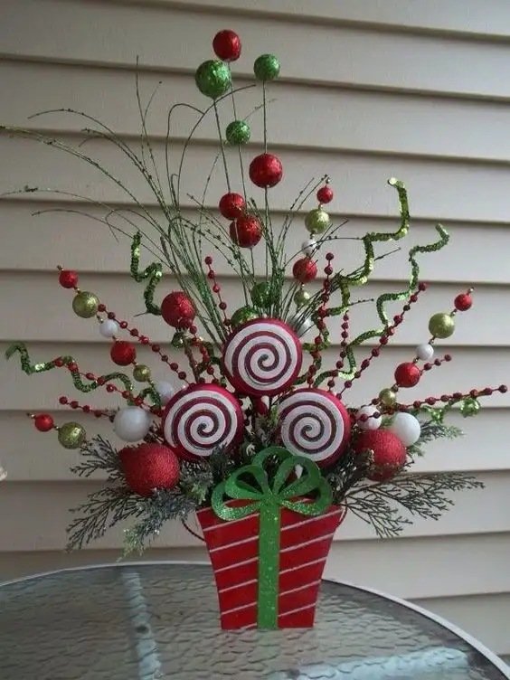 Cute DIY Grinch Centerpiece Ideas