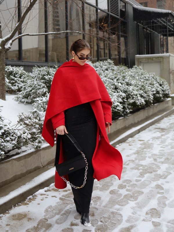Choosing Classy winter outfits that are versatile such as this look. All black with oversize scarf/ cape