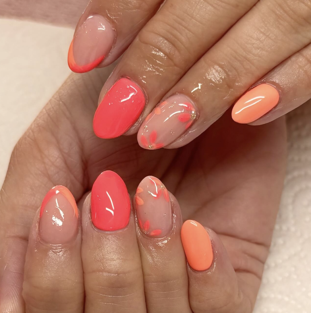 Bright coral solid nails