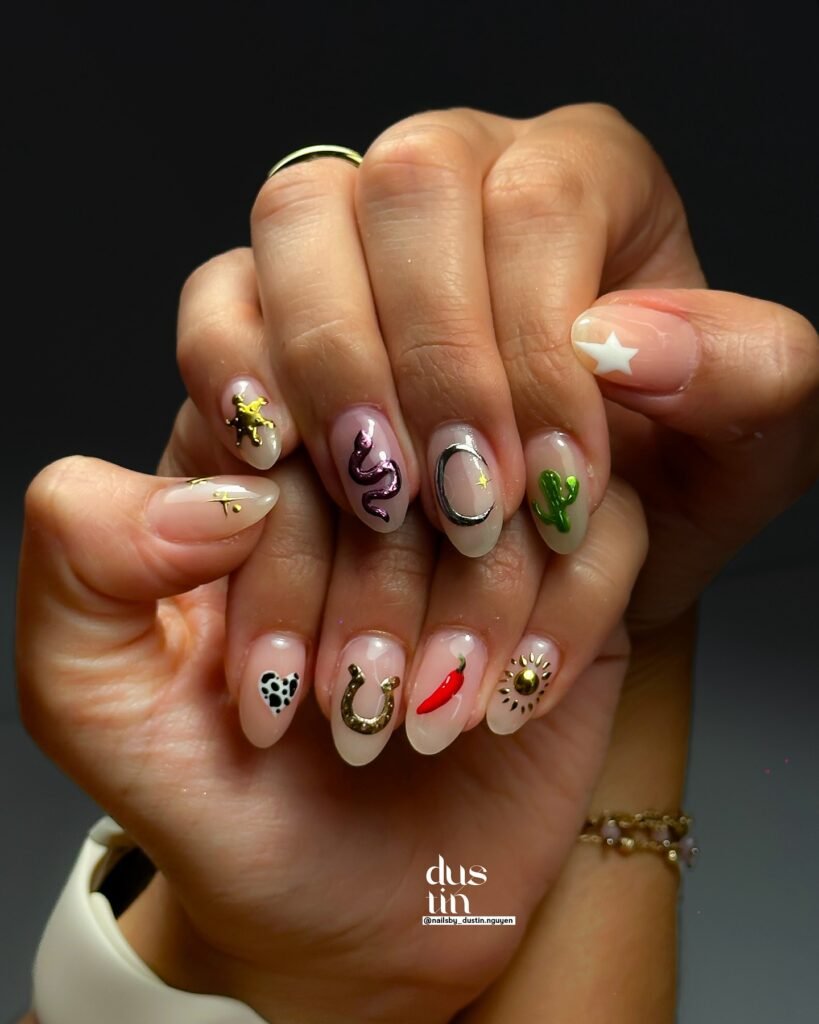 Lucky horseshoe accent