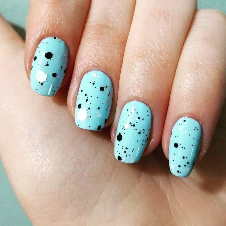 Speckled robin egg nails