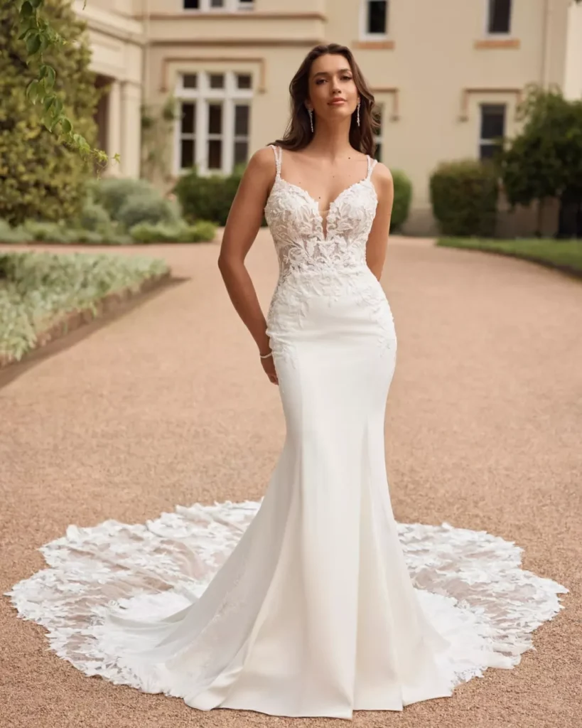 fall A-Line or Fit-and-Flare wedding dress