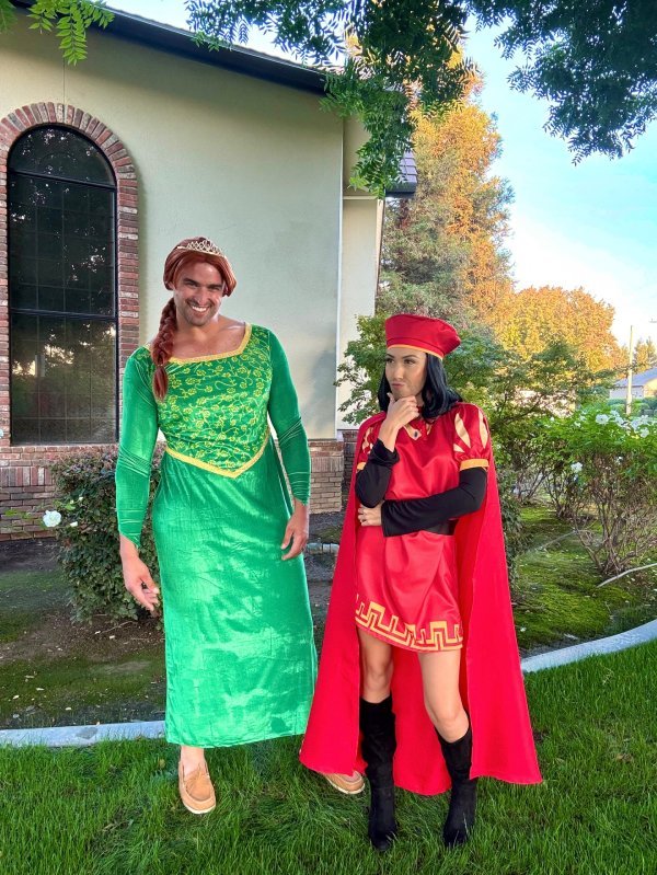 Coupel dressed as Princess Fiona & Lord Farquaad
